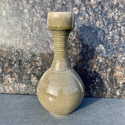 Chandler rock vase